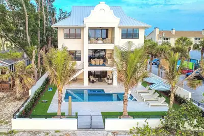 Image de Luxury 7 Br Beach House w/ Private Pool. Direct Views of the Gulf of America!