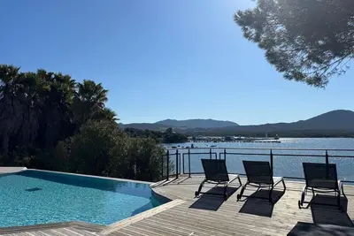 Image de Corse du Sud, cosy T3 climatisé accès direct à la mer, les pieds dans l'eau