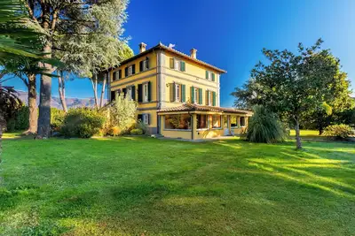Image de Villa de charme avec cheminée, jacuzzi et Netflix. Animaux acceptés.
