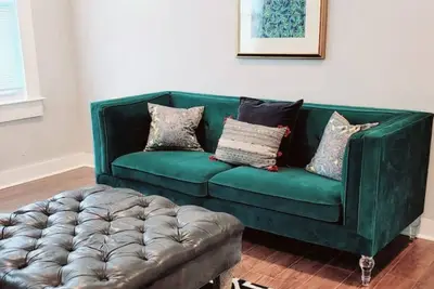Image de Emerald Green Groove - Only 2 Miles from Downtown