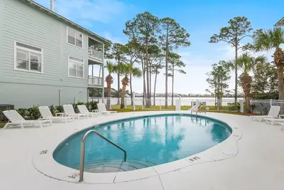Image de Almost Heaven- 3br w/ King Bed+Golf Cart+Pool+Bbq