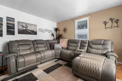 Image de House near Fox River and Lake Winnebago. Bring your boat or enjoy a picnic.