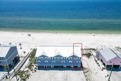 Image de Oceanfront Sand Between Your Toes!