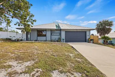Image de Casa Linda - Charming 3-bedroom house with WiFi, Ac in pleasant Jensen Beach