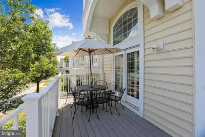 Image de Your Perfect Beach Getaway Awaits! \n\nhttps://www. youtube. com/watch?v=heHfGmIrJI4