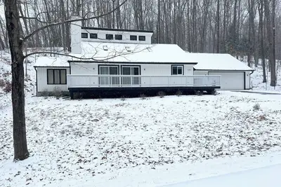 Image de Charming 4-bedroom house in Harbor Springs, Close to town and Ski Hills!