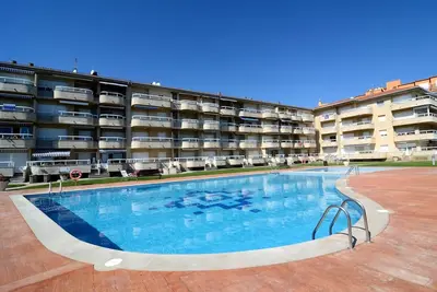 Image de Appartement en bord de mer Ă Griells avec piscine