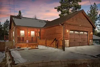 Image de High Altitude Retreat + Game Room + Hot Tub