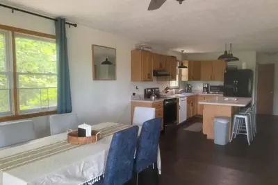 Image de 30+ day rental -Charming 3-bedroom cabin with WiFi, Ac in peaceful Great Cacapon