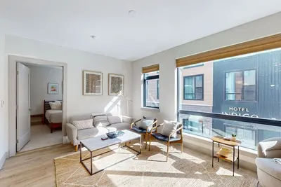 Image de Boutique Condo with Mountain Views, Hot Tub & Walkable Location