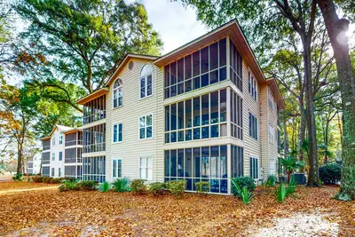 Image de Sea Trail condo with golf course views, close to Sunset Beach, and pet-friendly