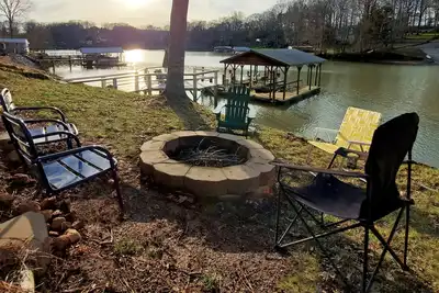 Image de The Nest, 2 Houses Next Door on Lake Norman