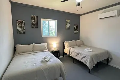 Image de Charming 2-bedroom apartment steps away from the beach in delightful Nassau
