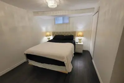 Image de One Bedroom Guest suite with separate entrance