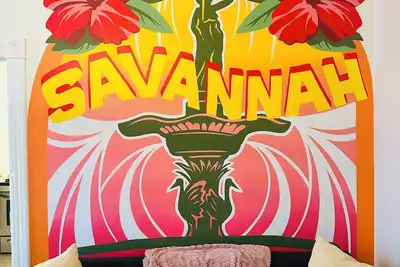 Image de Picture Perfect Victorian Home - Walk to Forsyth