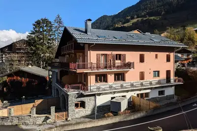 Image de Renovierte Wohnung - Fuß der Pisten - 68m2- 2 Schlafzimmer - 6 Personen