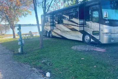 Image de Cozy Rv in Wonderful Willis with WiFi, Fitness Room, Ac