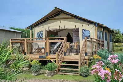 Image de Tent Lodge Kenya auf Stelzen 5 Personen