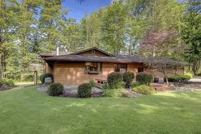 Image de Secluded 4b Home + 5ac of Serene Nature in Redmond