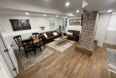 Image de 2 Bedroom Garden Suite in Central Lonsdale