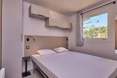 Image de Mobil-home | Premium Exclusive | 6 pers. | Terrasse surélevée avec Jacuzzi | A/C | Tv