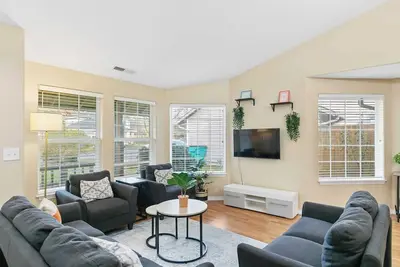 Image de Cascadia Retreat: Cozy Home Perfect for Your Family Getaway on 166th St #42006