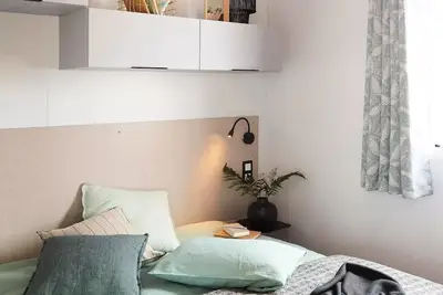 Image de Mobil-Home Couserans avec terrasse couverte 6/8 pers. 8 personnes