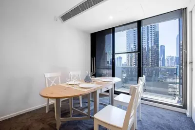 Image de Two-bedroom Apt in Southbank with Parking