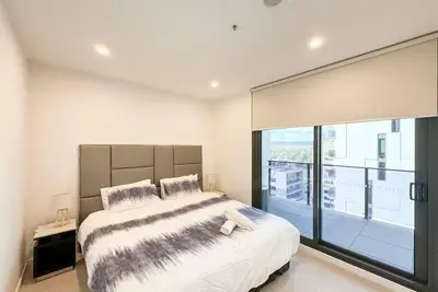 Image de Modern One-bedroom in Phillip with Parking