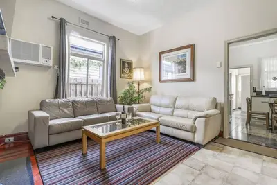Spacious Urban Delight in Coburg