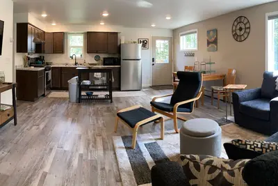 Image de Soldotna Mid-Town Suite Near Soldotna Creek Park & The Kenai River.