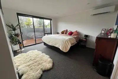 Image de Comfy and Convenient Modern Waitara Home