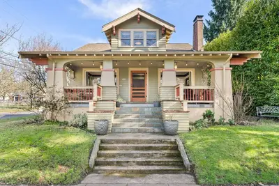 Image de Beautifully Furnished 5 Br, 3-Baths Home in Ne Portland
