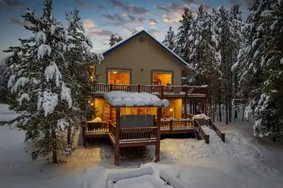 Image de Lake Front-Hot Tub-Game Room-Sleep 18-32 Mi 2 Ysnp