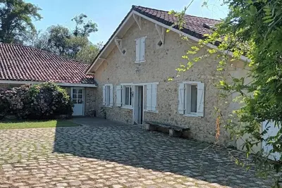 Image de Maison de campagne avec piscine