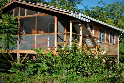 Image de Une maison de vacances de deux chambres au sommet d'un arbre dans le Tropical Acre San Ignacio Belize