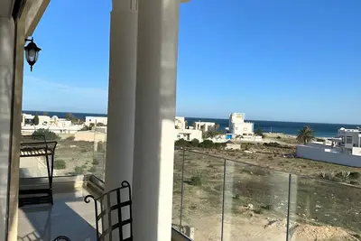 Image de Appartement de luxe de trois chambres Ă coucher avec vue sur la mer