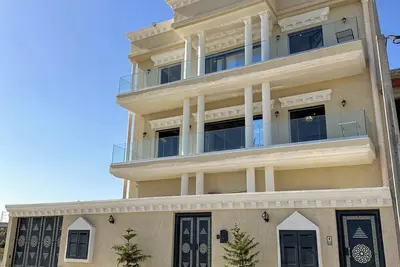 Image de Belle trois chambres entièrement équipées avec climatisation centrale