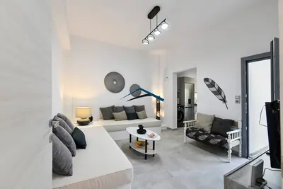 Diamond, a modern and stylish house near the shops & restaurants in Korissia, Kea