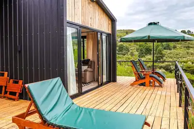 Image de The Cliffhanger - Charming 2-bedroom bungalow with epic views