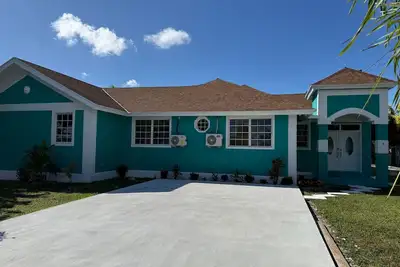 Image de La Casa Del Sol. Newly renovated 3bedroom 2. 5 bath house in Nassau with WiFi, Ac