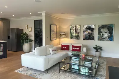 Image de Beautiful large house with private parking and stunning garden