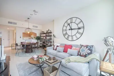 Image de Modern Aesthetic 1-Bedroom Apartment with Exudes Warmth and Style in Jlt!