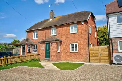 Image de Spacious comfy cottage in the middle of a beautiful Kent village.