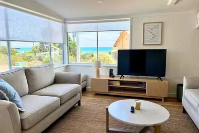 Image de Magpie Sands · Coastal Escape + Wine Country | Beachside Getaway