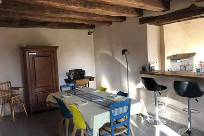 Image de Beaune Nuits : maison soignée, jardin, poêle à bois, grand calme