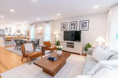Image de The Ryan House: Large, Newly Renovated! Close to Yale & Downtown!