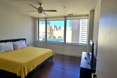 Image de Sky Luxury! Free Parking! Downtown! Pool! Gym! K'Bed