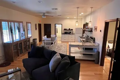 Image de 2-bedroom apartment in delightful Phoenix with Ac, WiFi