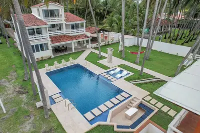 Image de Amazing Rustic Beachfront House with A\/C and full amenities @Amatecampo